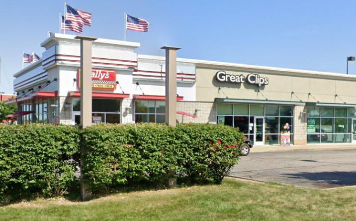 Pictures of Restaurant, Retail property located at 4455 Corunna Rd, Flint, MI 48532 for lease - image #1