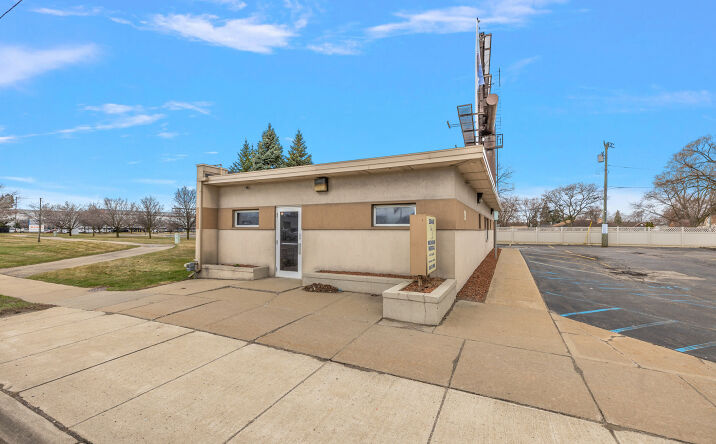 Pictures of Office property located at 28445 Van Dyke Ave, Warren, MI 48093 for lease - image #1