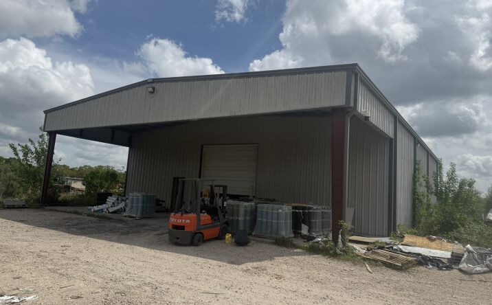 Pictures of Industrial property located at 258 County Rd 281, Alvin, TX 77511 for lease - image #1