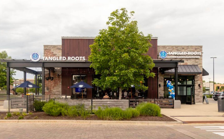 Pictures of Retail, Restaurant property located at 899 N Milwaukee Ave, Vernon Hills, IL 60061 for lease - image #1