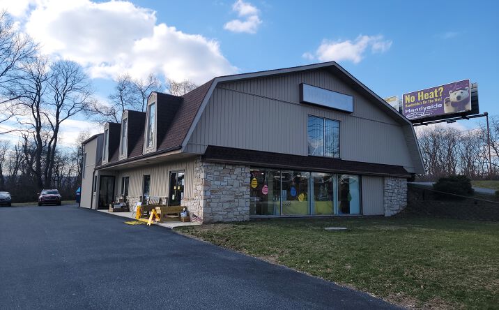 Pictures of Retail, Office property located at 550 N Mountain Rd, Harrisburg, PA 17112 for lease - image #1