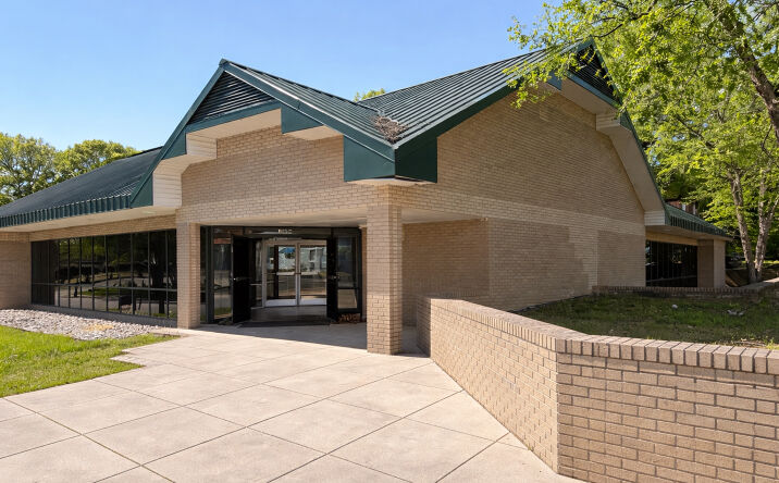 Pictures of Office property located at 100 W Guilford St, Thomasville, NC 27360 for lease - image #1