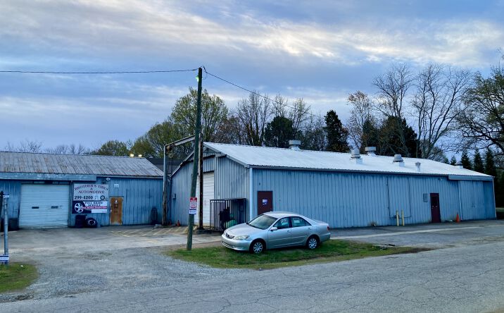 Pictures of Industrial property located at 209 Dartmouth St, Greensboro, NC 27407 for lease - image #1
