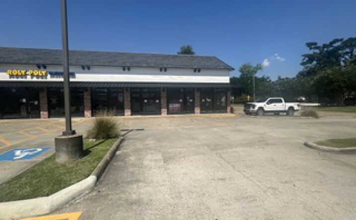 Pictures of Retail, Office, Restaurant property located at 3100 Ryan St, Lake Charles, LA 70601 for lease - image #1