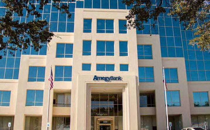 Pictures of Office property located at 1300 Rollingbrook Dr, Baytown, TX 77521 for lease - image #1