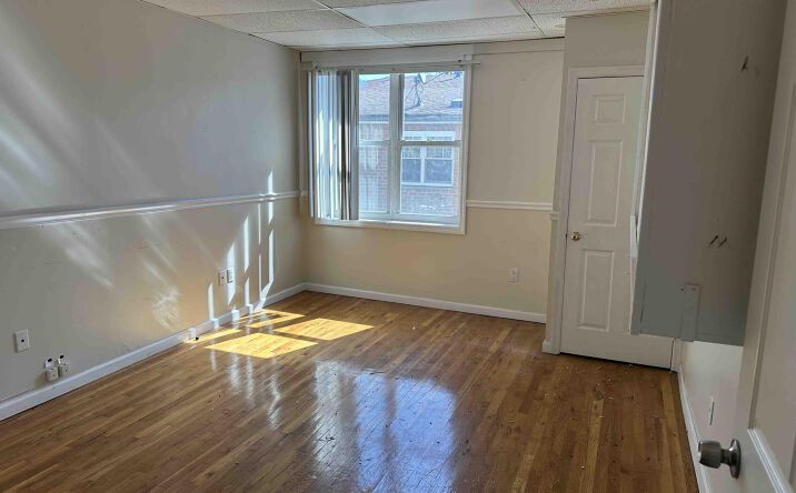 Pictures of Office property located at 88 New Dorp Plaza, Staten Island, NY 10306 for lease - image #1