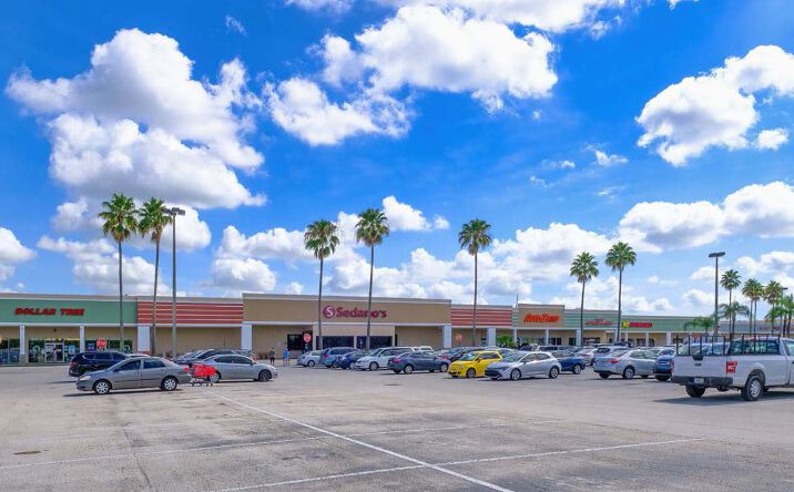 Pictures of Retail property located at 10111-10345  Pines Blvd, Pembroke Pines, FL 33026 for lease - image #1
