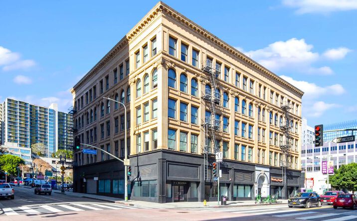 Pictures of Retail property located at 249-259 S Broadway, Los Angeles, CA 90012 for lease - image #1
