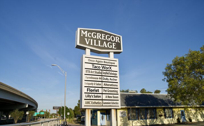 Pictures of Retail, Office property located at 12729 McGregor Blvd, Fort Myers, FL 33919 for lease - image #1