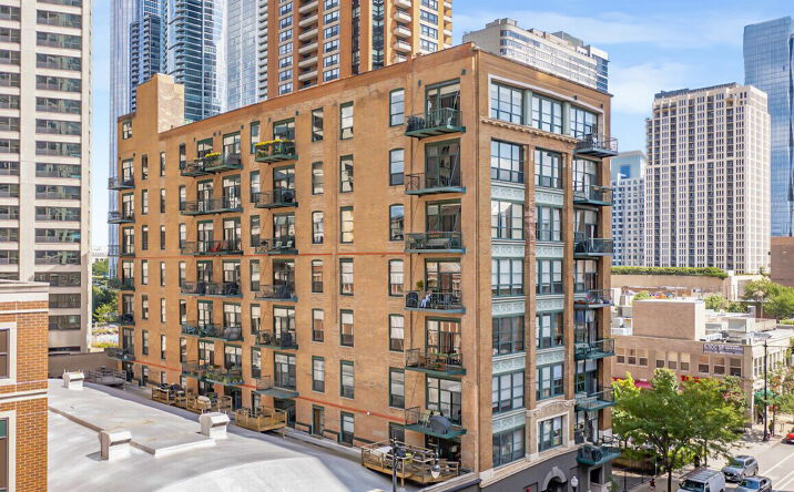 Pictures of Retail, Office property located at 1133 S Wabash Ave, Chicago, IL 60605 for lease - image #1