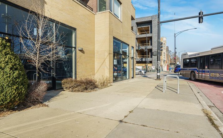 Pictures of Retail property located at 2802 W Chicago Ave, Chicago, IL 60622 for lease - image #1