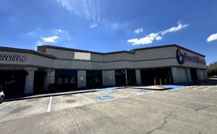 Pictures of Retail property located at 4802 Fairmont Pkwy, Pasadena, TX 77505 for lease - image #1