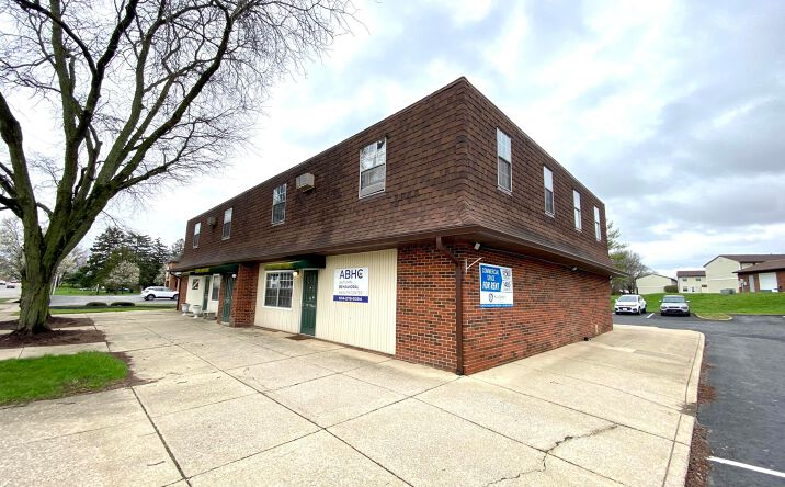 Pictures of Retail property located at 1015 S Court Street #A, Circleville, OH 43113 for lease - image #1