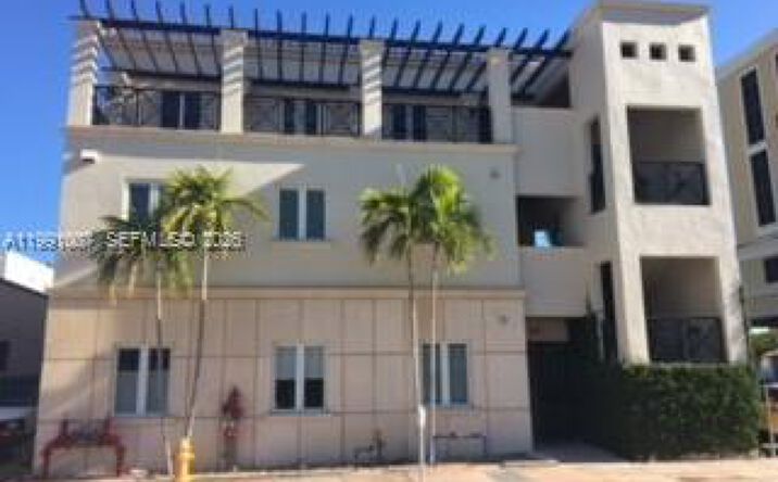 Pictures of Office property located at 267 MINORCA AV # 100, Coral Gables, FL 33134 for lease - image #1