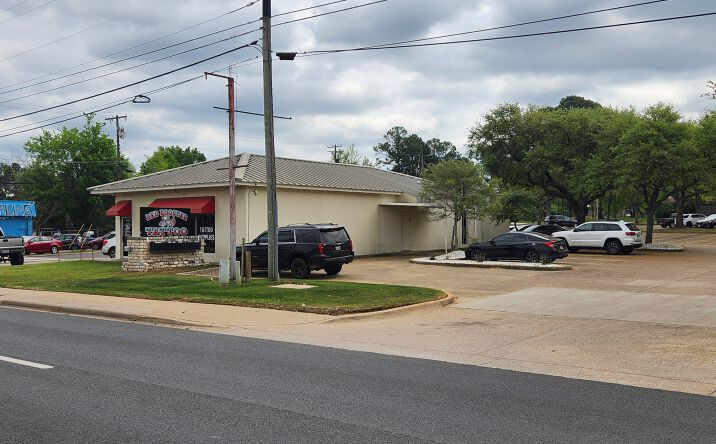Pictures of Office property located at 3200 W Marshall Ave, Longview, TX 75604 for lease - image #1