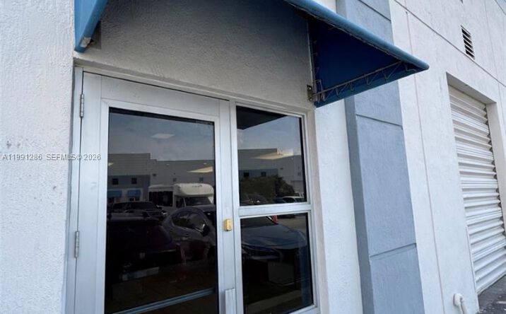 Pictures of Industrial property located at 2365 NW 70th Ave # 7, Miami, FL 33122 for lease - image #1