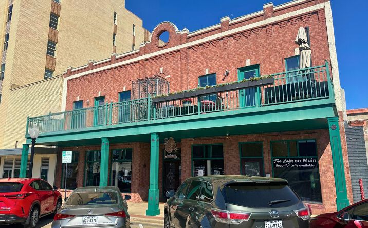 Pictures of Retail property located at 211 N Main St, Bryan, TX 77803 for lease - image #1