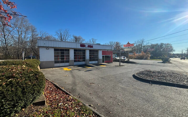 Pictures of Retail, Restaurant property located at 1003 Grafton St, Worcester, MA 01604 for lease - image #1