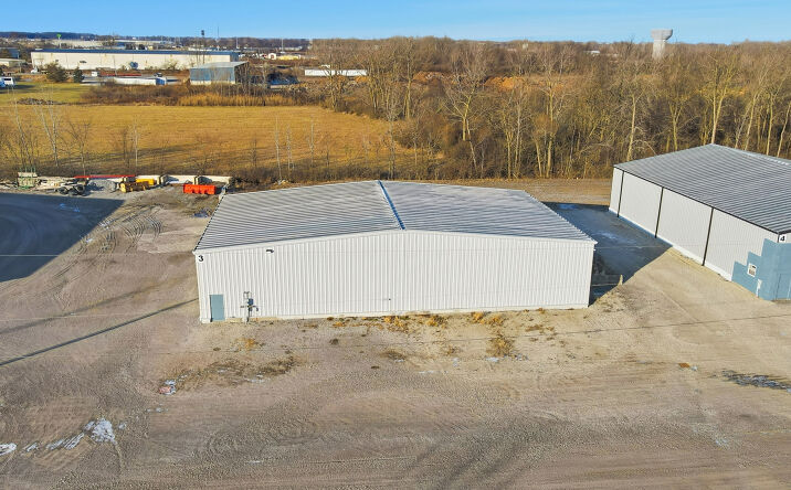 Pictures of Industrial property located at 1359 E Hanthorn Rd, Lima, OH 45804 for lease - image #1
