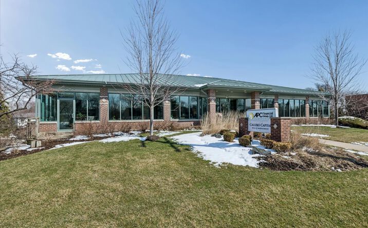 Pictures of Office property located at 1150 W Northwest Hwy, Mt Prospect, IL 60056 for lease - image #1