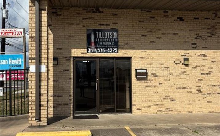 Pictures of Office property located at 1304 E Rio Grande St, Victoria, TX 77901 for lease - image #1