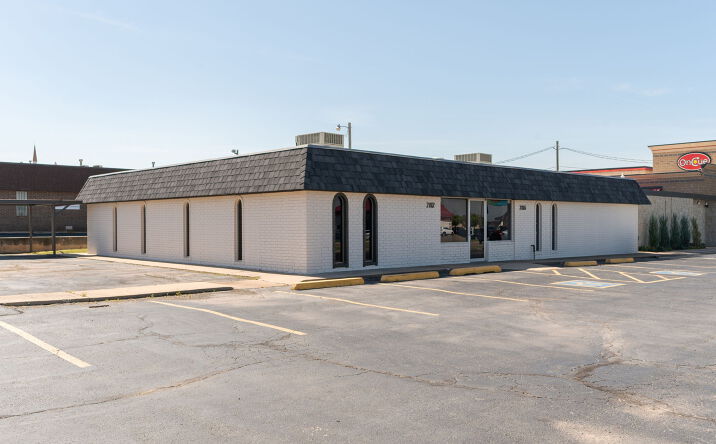 Pictures of Office, Special Purpose property located at 2812 W Hefner Rd, Oklahoma City, OK 73120 for lease - image #1