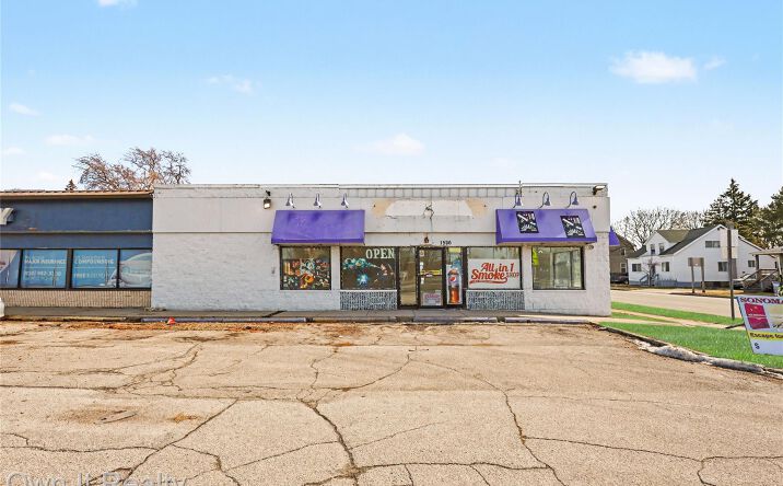 Pictures of Land property located at 1524 10th Street, Port Huron, MI 48060 for lease - image #1