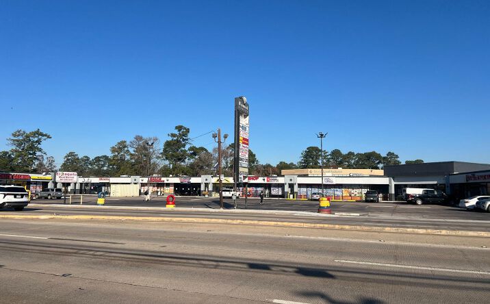 Pictures of Retail property located at 1020 Farm to Market 1960 Rd W, Houston, TX 77090 for lease - image #1