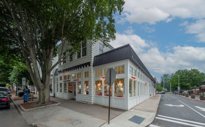 Pictures of Retail, Office property located at 55 Newtown Ln, East Hampton, NY 11937 for lease - image #1