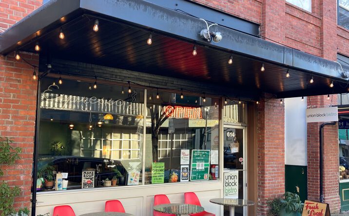 Pictures of Retail, Restaurant property located at 614 S 1st St, Mount Vernon, WA 98273 for lease - image #1