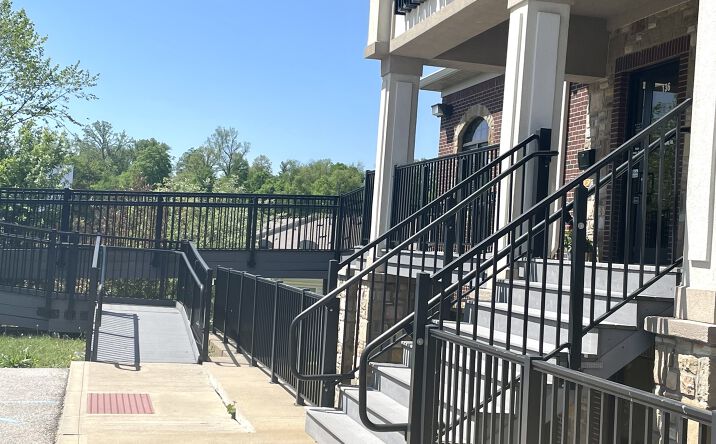 Pictures of Retail, Office property located at 140 Meadow Lake Dr, Mooresville, IN 46158 for lease - image #1