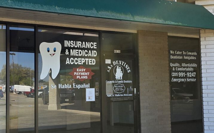 Pictures of Retail property located at 4816 Fairmont Pkwy, Pasadena, TX 77505 for lease - image #1