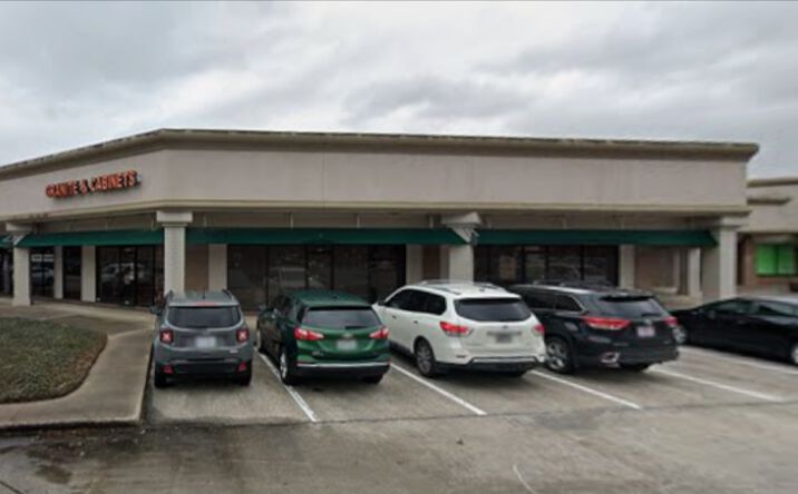 Pictures of Retail property located at 4844 Fairmont Pkwy, Pasadena, TX 77505 for lease - image #1
