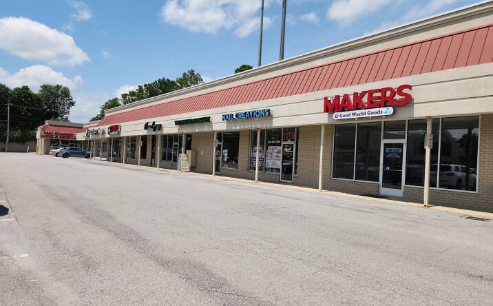 Pictures of Retail property located at 7794 E Brainerd Rd, Chattanooga, TN 37421 for lease - image #1