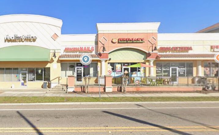 Pictures of Retail property located at 541 S Ft Harrison Ave, Clearwater, FL 33756 for lease - image #1