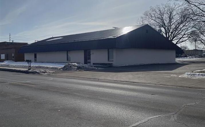 Pictures of Industrial property located at 1727 W Lusher Ave, Elkhart, IN 46517 for lease - image #1