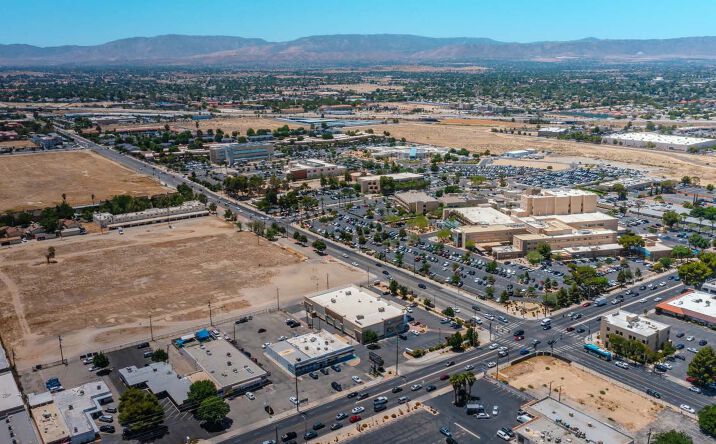 Pictures of Retail property located at 1356 W Ave J, Lancaster, CA 93534 for lease - image #1