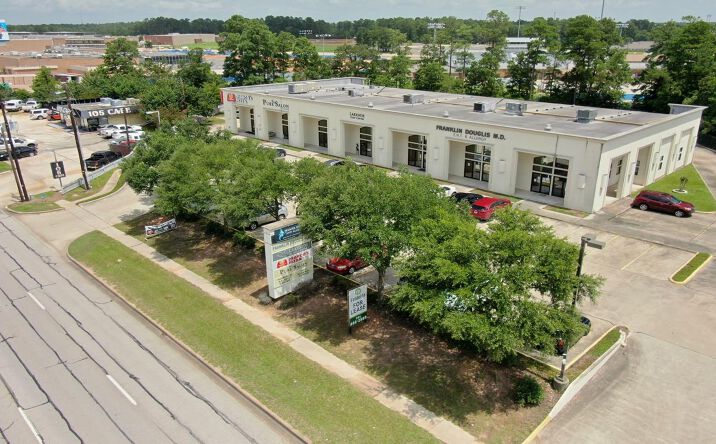 Pictures of Retail property located at 3000 West Davis St, Conroe, TX 77304 for lease - image #1