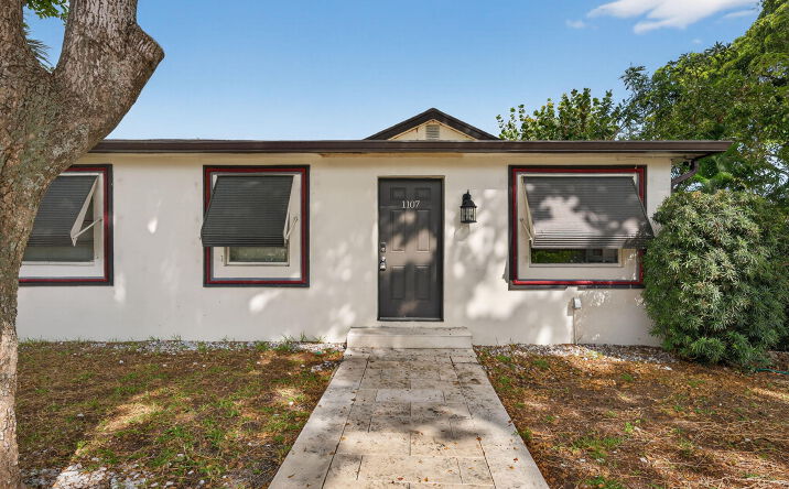 Pictures of Retail property located at 1107 W Atlantic Avenue, Delray Beach, FL 33444 for lease - image #1