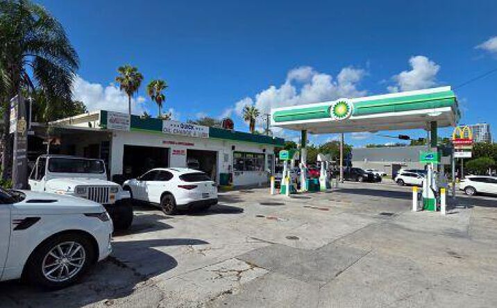 Pictures of Special Purpose property located at 3198 S Dixie Highway, Miami, FL 33133 for lease - image #1