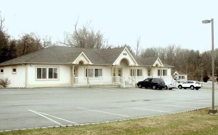 Pictures of Office property located at 3121 US-9W, New Windsor, NY 12553 for lease - image #1