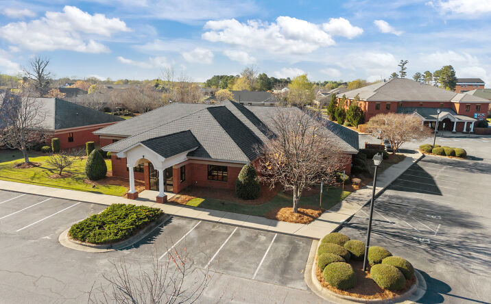 Pictures of Office property located at 2450 Emerald Pl, Greenville, NC 27834 for lease - image #1