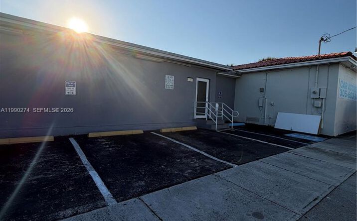 Pictures of Office property located at 731 SW 64th Ct, Miami, FL 33144 for lease - image #1