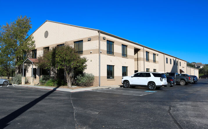 Pictures of Office property located at 26254 I-10, Boerne, TX 78006 for lease - image #1