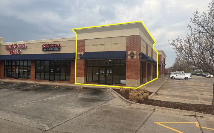 Pictures of Retail, Office property located at 2884 Devils Glen Rd, Bettendorf, IA 52722 for lease - image #1