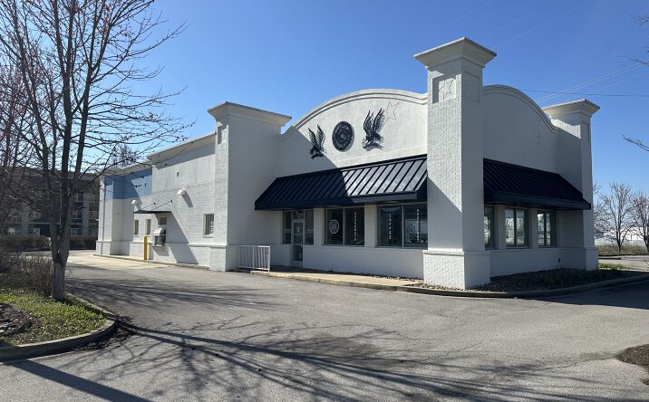 Pictures of Restaurant property located at 133 Three Springs Rd, Bowling Green, KY 42104 for lease - image #1