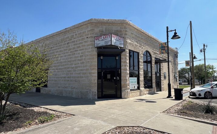 Pictures of Retail property located at 202 N Gray St, Killeen, TX 76541 for lease - image #1