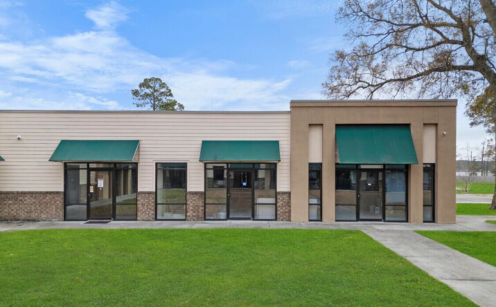 Pictures of Retail, Office, Restaurant property located at 175 W Railroad St, Pembroke, GA 31321 for lease - image #1
