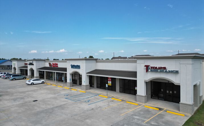 Pictures of Retail property located at 292 S Hollywood Rd, Houma, LA 70360 for lease - image #1