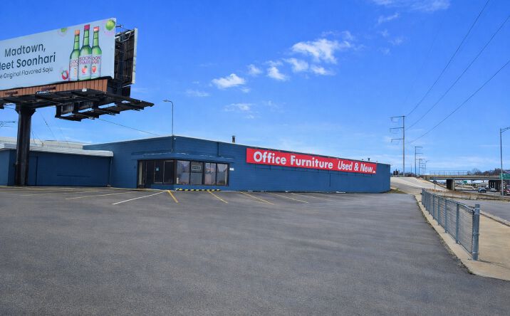 Pictures of Retail property located at 125 Nob Hill Rd, Madison, WI 53713 for lease - image #1